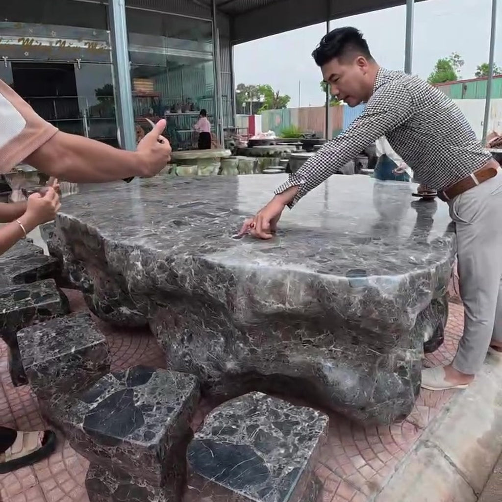 Bàn ghế đá nguyên khối ngoài trời sang trọng ảnh thực tế số 5