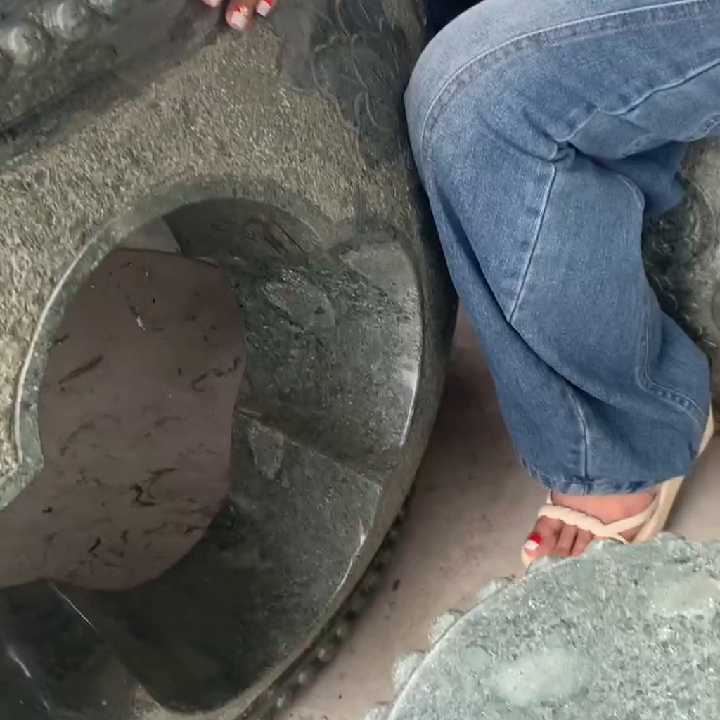 Bàn Ghế Đá Nguyên Khối Phong Cách Tự Nhiên Cho Sân Vườn Đẹp