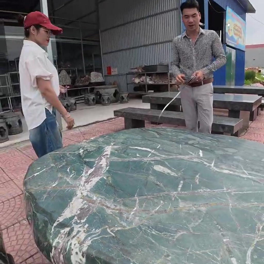 Bộ bàn ghế đá nguyên khối sân vườn ảnh thực tế số 3
