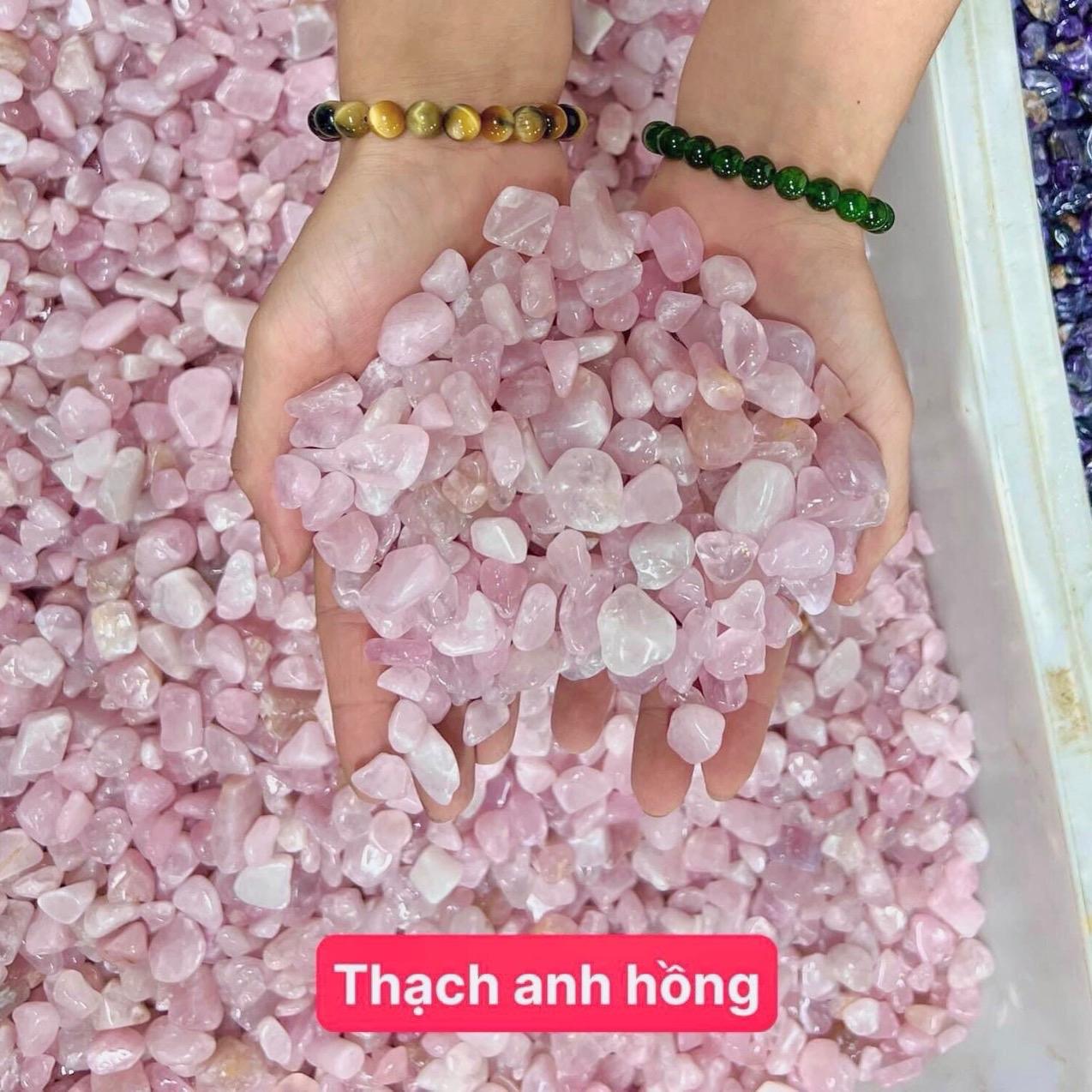 Vụn thạch anh , dùng để rải nền nhà hoặc chơi phong thủy