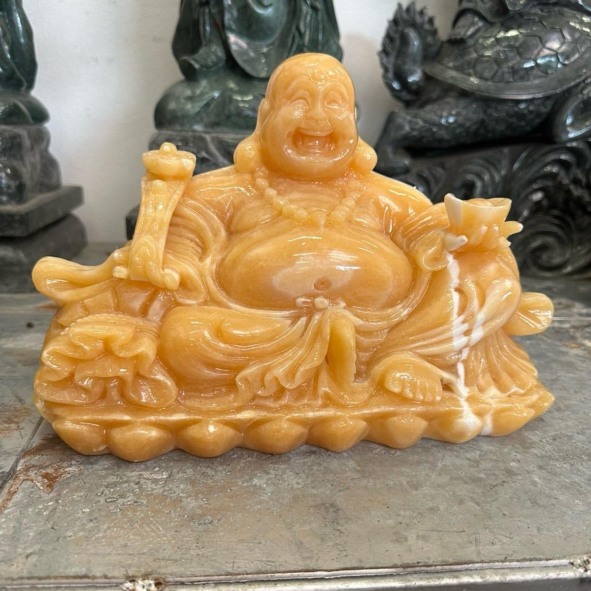 Tác phẩm Phật di lạc đục tạc trên đá vàng hoàng Long - Decor, Decor Phòng
