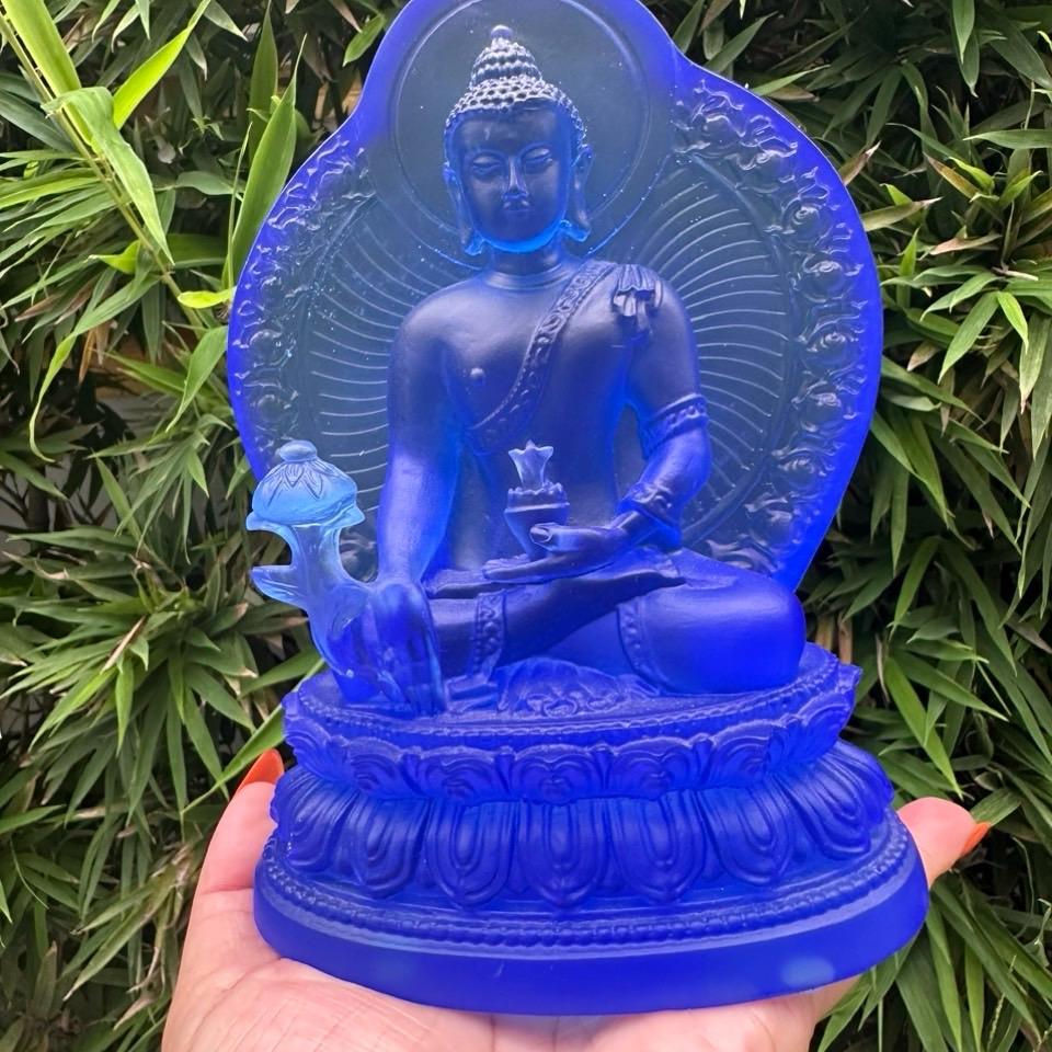 Tượng phật dược sư lưu ly , đá lưu ly size 18cm