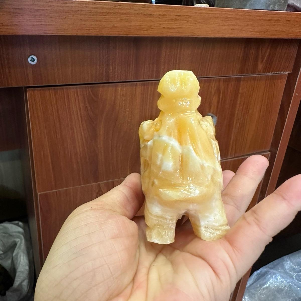 Tượng Voi Đá Vàng Hoàng Long Kích Thước 7cm - Decor Phòng