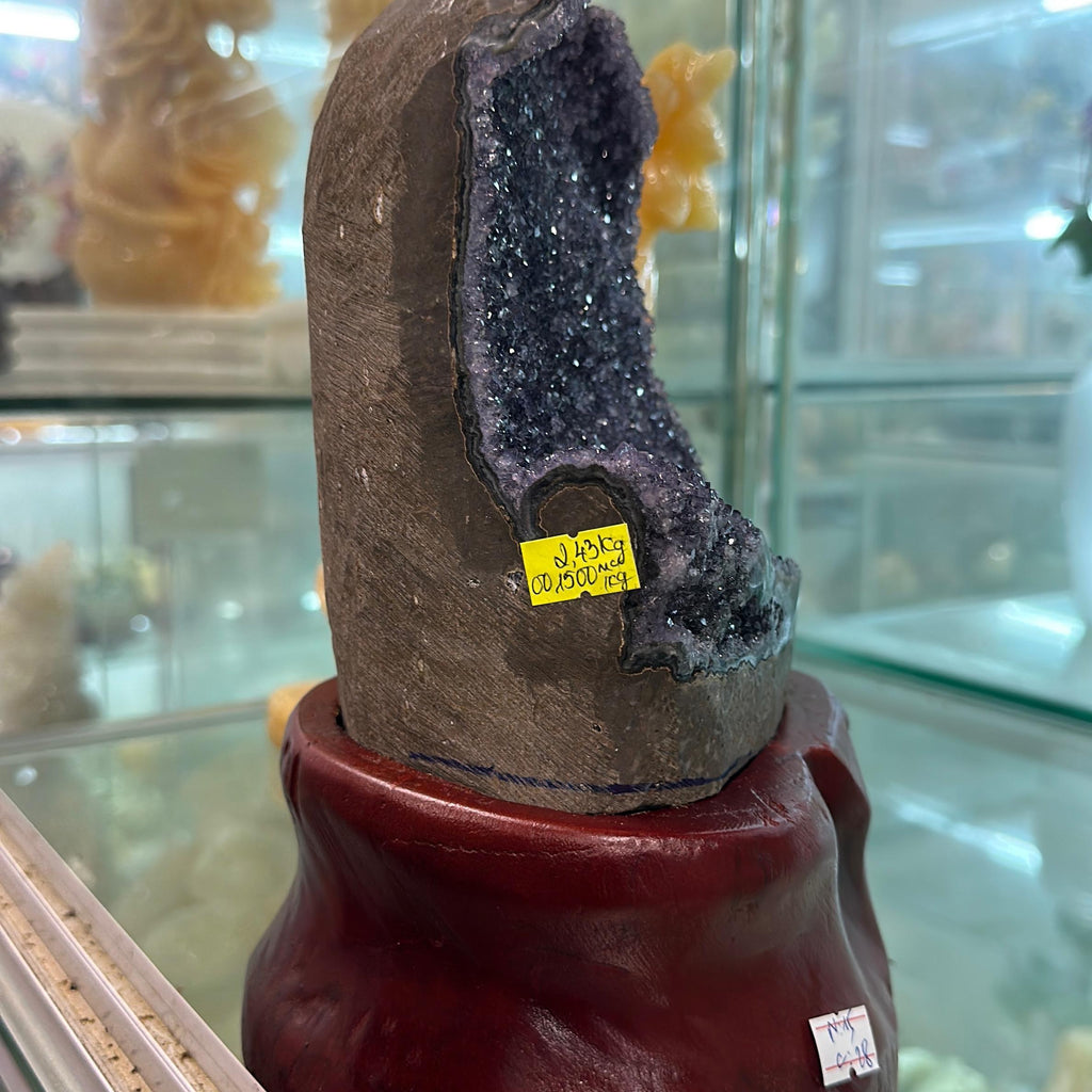 Hốc động đá thạch anh tím
