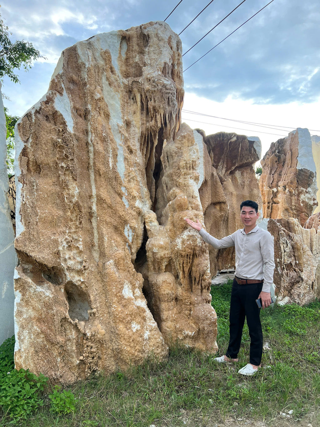 Đá Marble Trắng Cộng Sinh Canxit – Vẻ Đẹp Nguyên Bản Của Tự Nhiên, Độc Bản Và Đầy Giá Trị