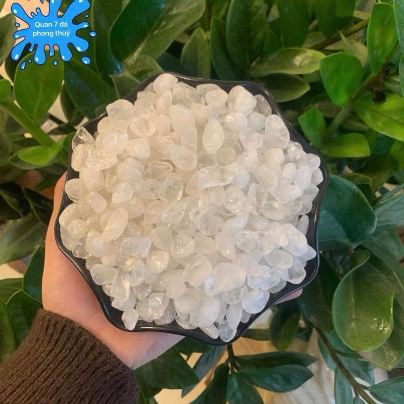 Đá thạch anh vụn đủ màu, chơi phong thủy, rải nền,trấn trạch, rải gốc cây cảnh..v..v..
