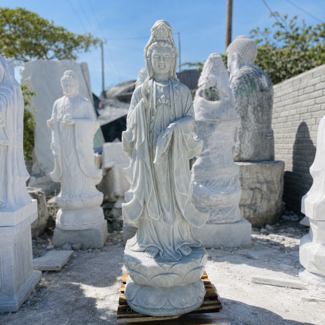 Tượng Phật Quan Âm bằng đá tự nhiên đẹp - Xuân Ngọc Phát