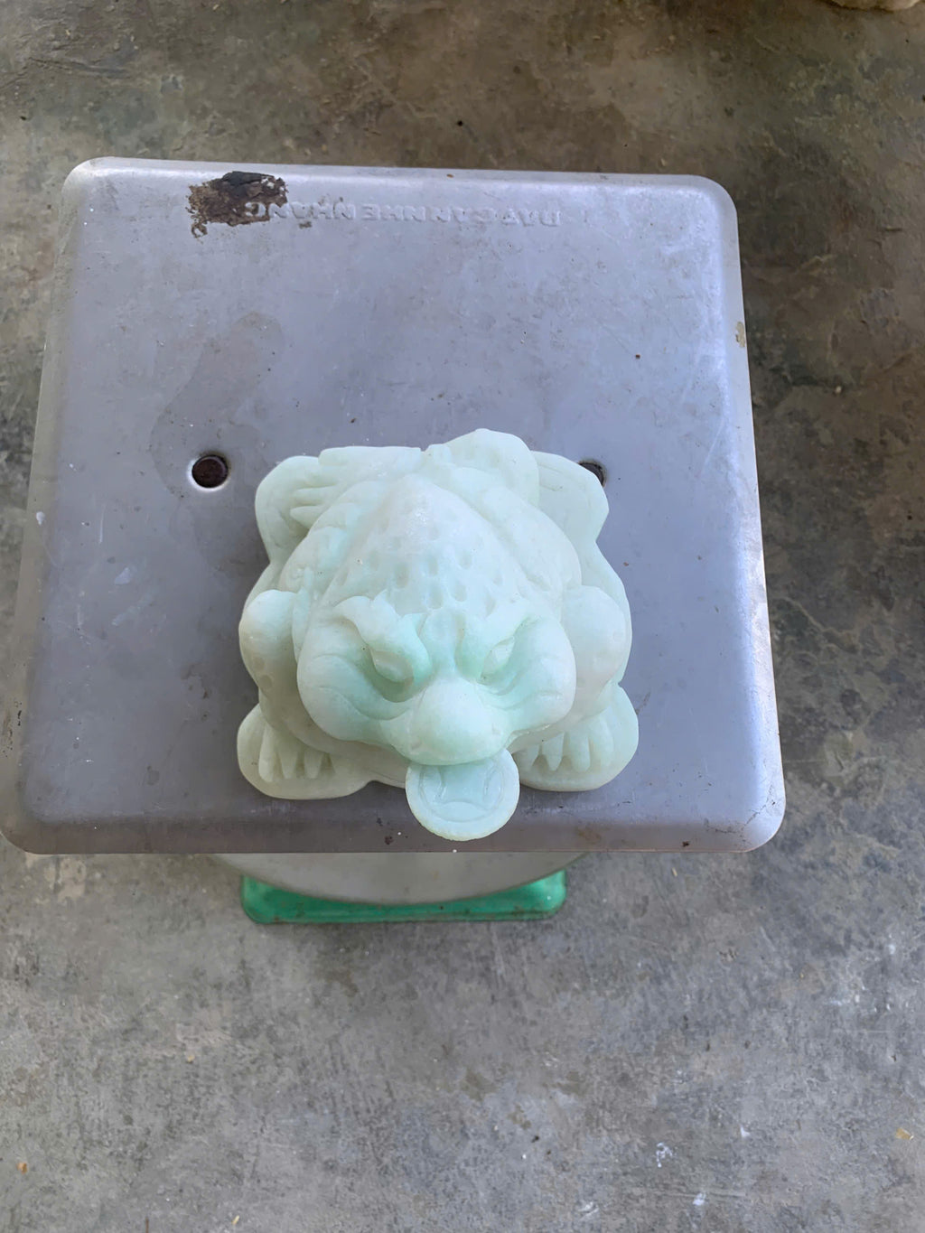 Cóc Ngậm Tiền Đá Tự Nhiên Nguyên Khối – Linh Vật Chiêu Tài Phong Thủy