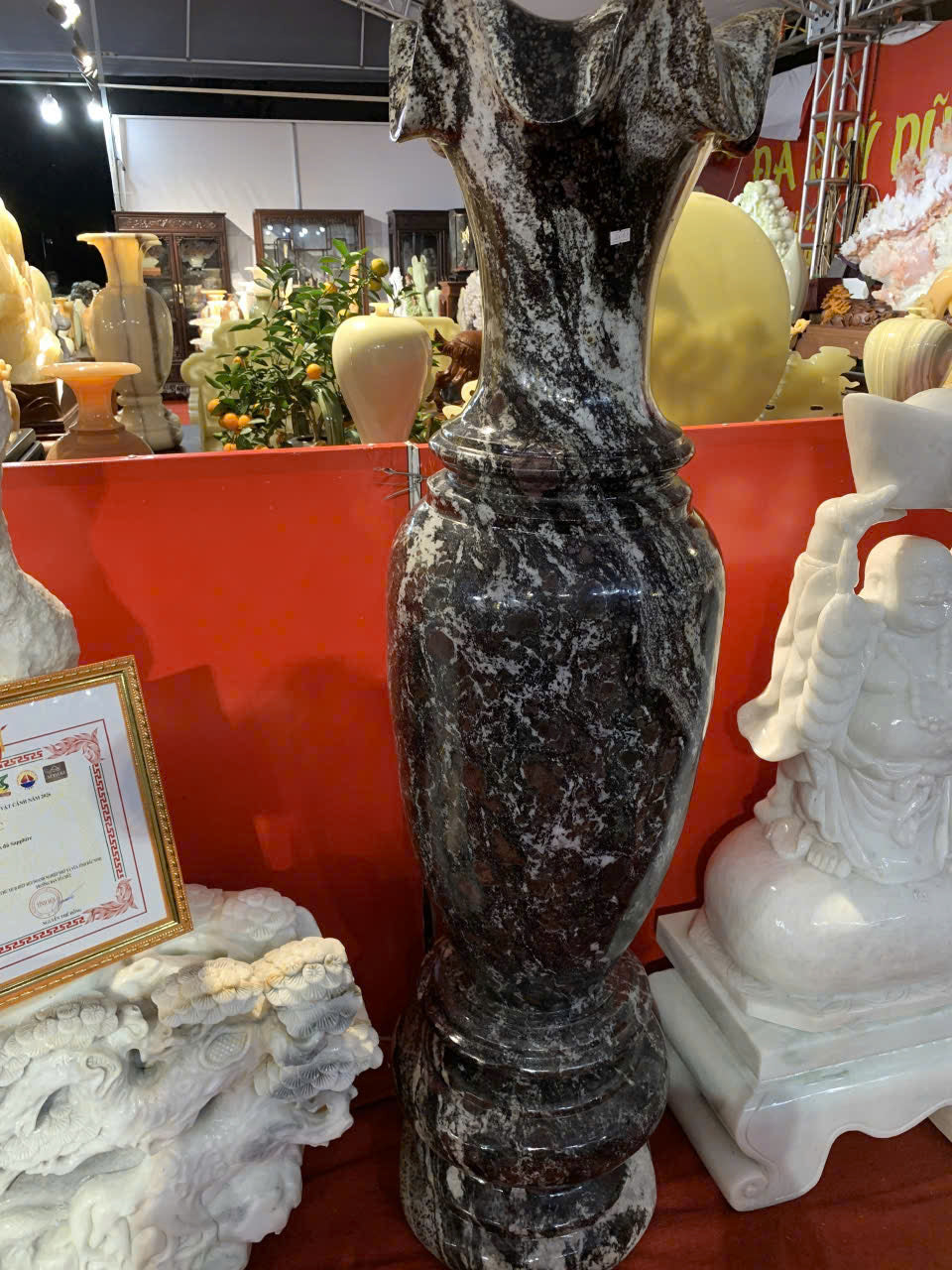 Lục Bình Đá Nguyên Khối Phong Thủy – Chạm Khắc Thủ Công Nhiều Màu