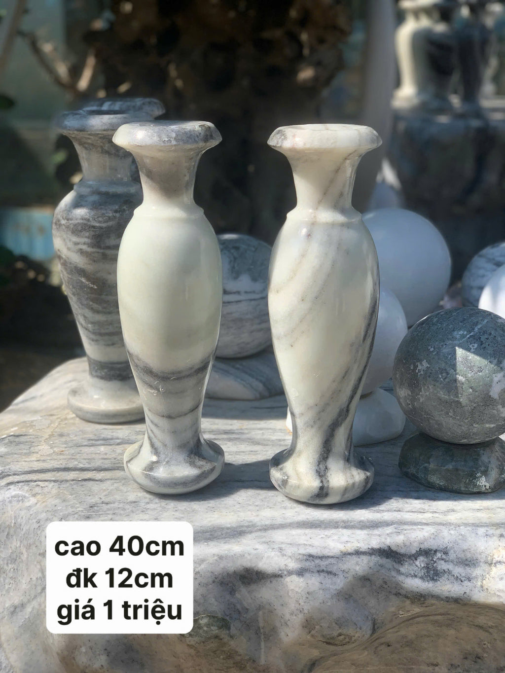 Lục Bình Đá Nguyên Khối Phong Thủy – Chạm Khắc Thủ Công Nhiều Màu