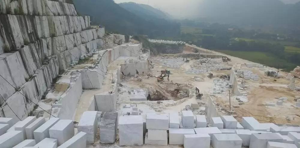 Thi Công Ốp Lát Đá Marble Trắng Tự Nhiên – Giải Pháp Sang Trọng, Bền Đẹp Từ Xuân Ngọc Phát