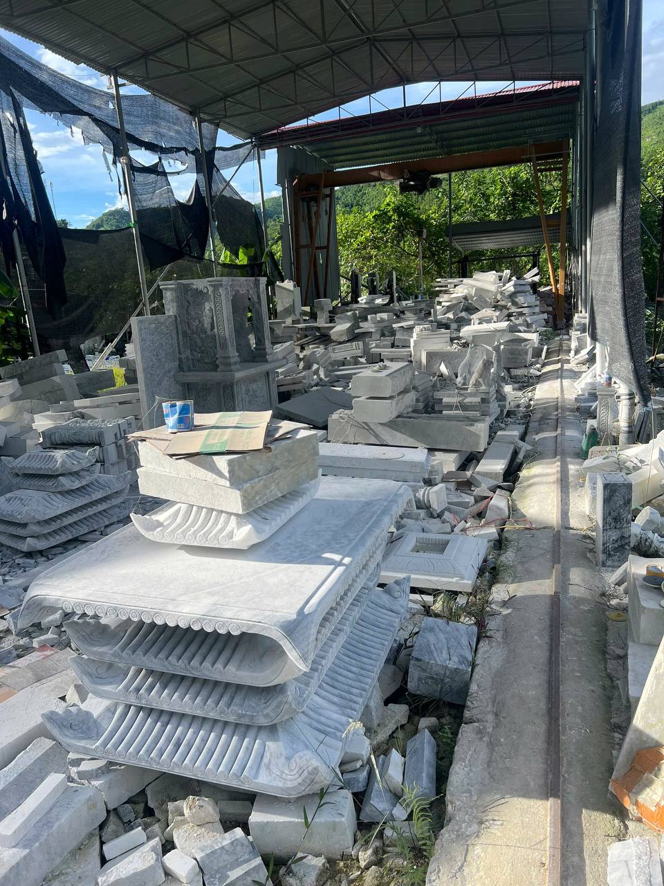 Thi Công Ốp Lát Đá Marble Trắng Tự Nhiên – Giải Pháp Sang Trọng, Bền Đẹp Từ Xuân Ngọc Phát