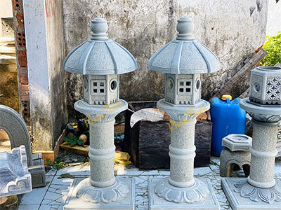 Đèn đá Sân Vườn Sa Thạch - ĐÈN đá SÂN VƯỜN SA THẠCH (DEN-08) - PHAN THIÊN Sản Phẩm Được Điêu Khắc bằng đá C - Xám - Cao 110cm - Mẫu Đẹp Cao Cấp - Tân Ngọc Phát
