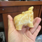 Tượng Voi Đá Vàng Hoàng Long Kích Thước 7cm - Decor Phòng