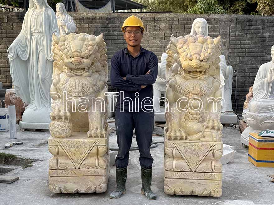 Tượng Kỳ Lân bằng đá Cẩm Thạch Cà Rốt Tự Nhiên - Vàng Cà Rốt - Cao 155cm - Trang Nghiêm Bền Đẹp - Tân Ngọc Phát