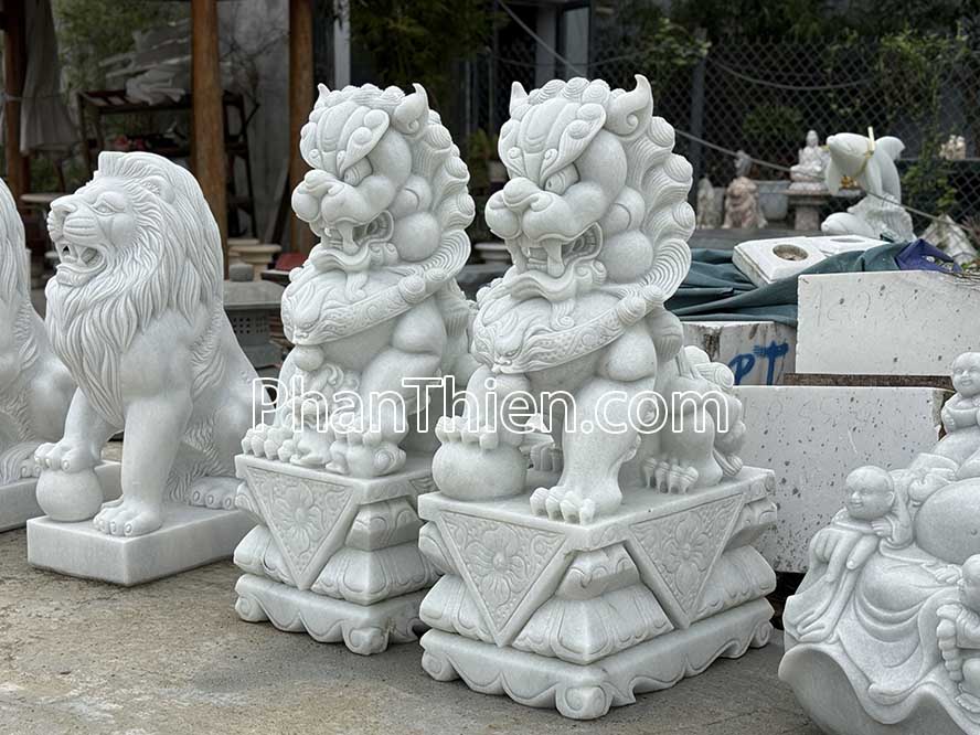 Tượng Kỳ Lân Phong Thuỷ bằng đá Tự Nhiên 1,25m - Cẩm Thạch - Trắng Trong Xanh - Cao 125cm - Dành cho Không Gian Tâm Linh - Tân Ngọc Phát