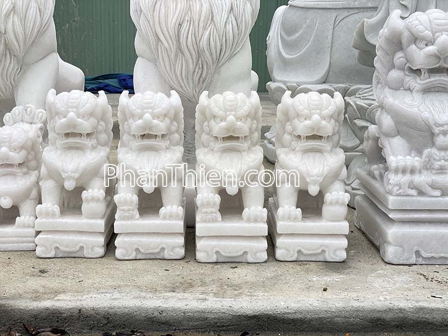 Tượng Kỳ Lân đá (cao 40cm) - KL64 - Cẩm Thạch - Trắng - Phù Hợp Sân Vườn và Nhà Thờ - Tân Ngọc Phát