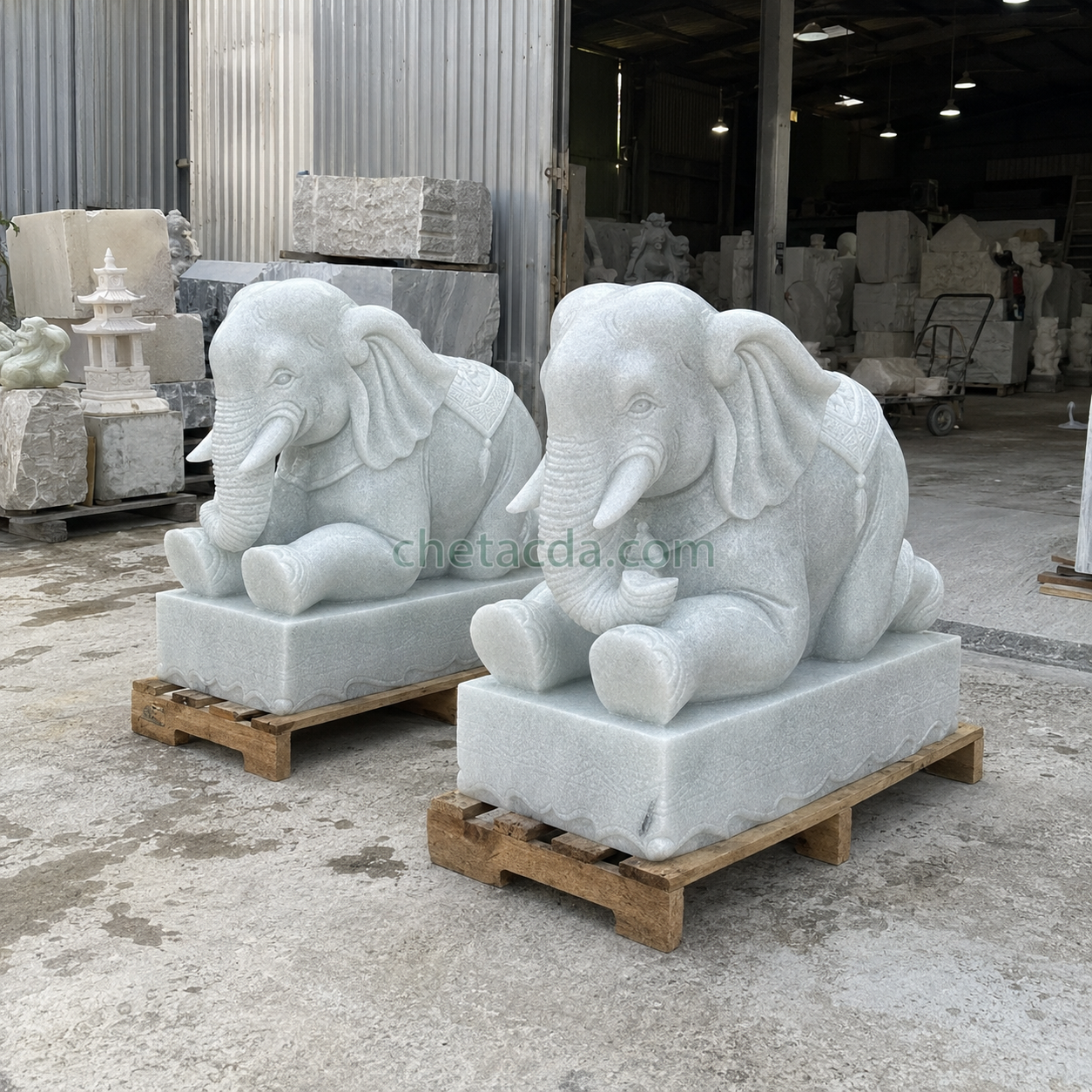 Cặp tượng voi quỳ phục đá cẩm thạch trắng trong xanh 90cm tại kho xưởng - chetacda.com