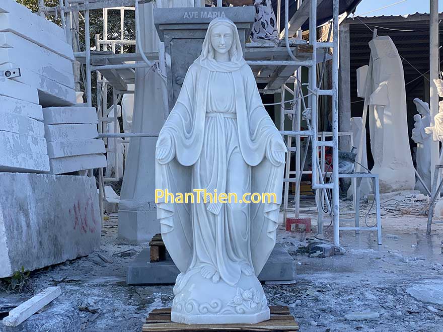 Tượng Đức Mẹ Ban Ơn bằng đá tự nhiên - Tân Ngọc Phát