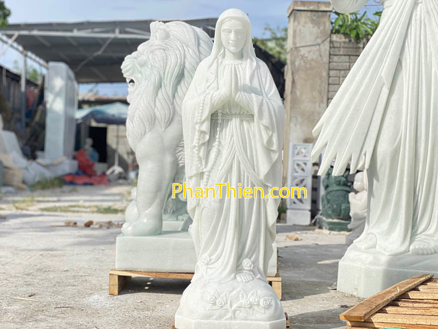Tượng Đức Mẹ Mân Côi bằng đá trắng trong xanh (MC-64) - Tân Ngọc Phát