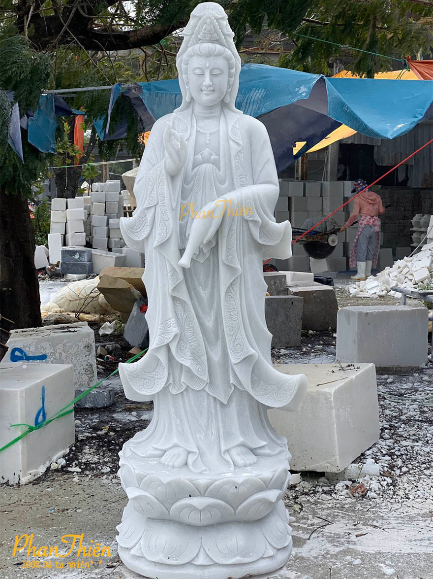 Tượng Phật Quan Âm Đá Cẩm Thạch Trắng Xanh Nhẹ (QA-29) – Tân Ngọc Phát, Lục Yên Yên Bái