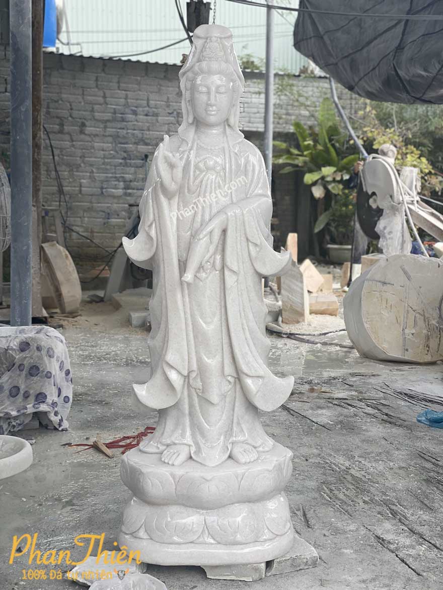 Tượng Phật Quan Âm Đứng Đài Sen Đá Trắng Muối (QA-55) – Tân Ngọc Phát, Lục Yên Yên Bái