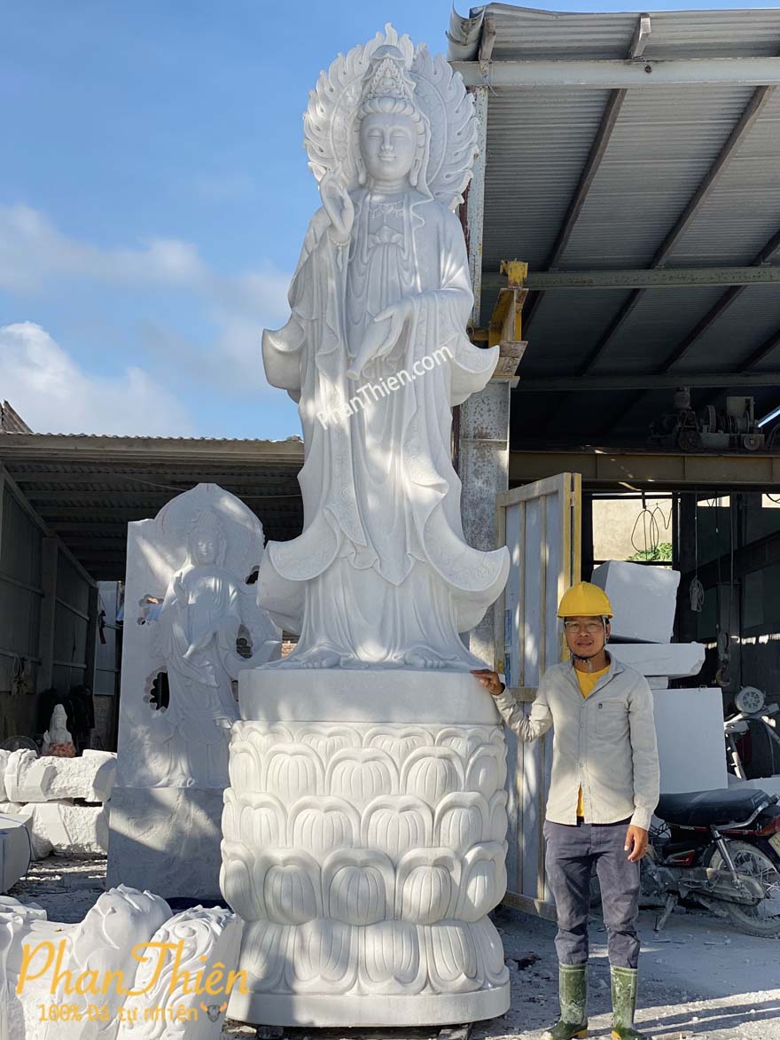 Tượng Phật Quan âm Đứng Đài Sen Đá Trắng Muối (QA-47) – Tân Ngọc Phát, Lục Yên Yên Bái